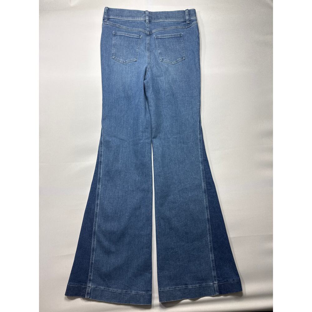 NWT Spanx Women's Mixed Wash Stretch Flare Pull On Jeans - Size L-Tall (32x35) - Picture 2 of 6